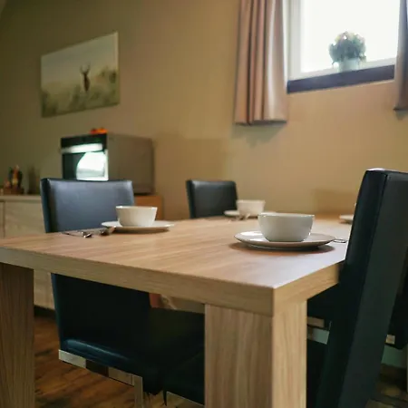 Cozy Near Durbuy בית נופש הוטון